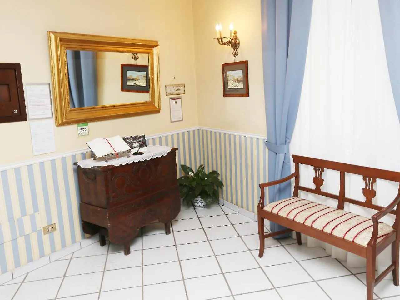 Hotel Santa Lucia 50 Nápoles Italia