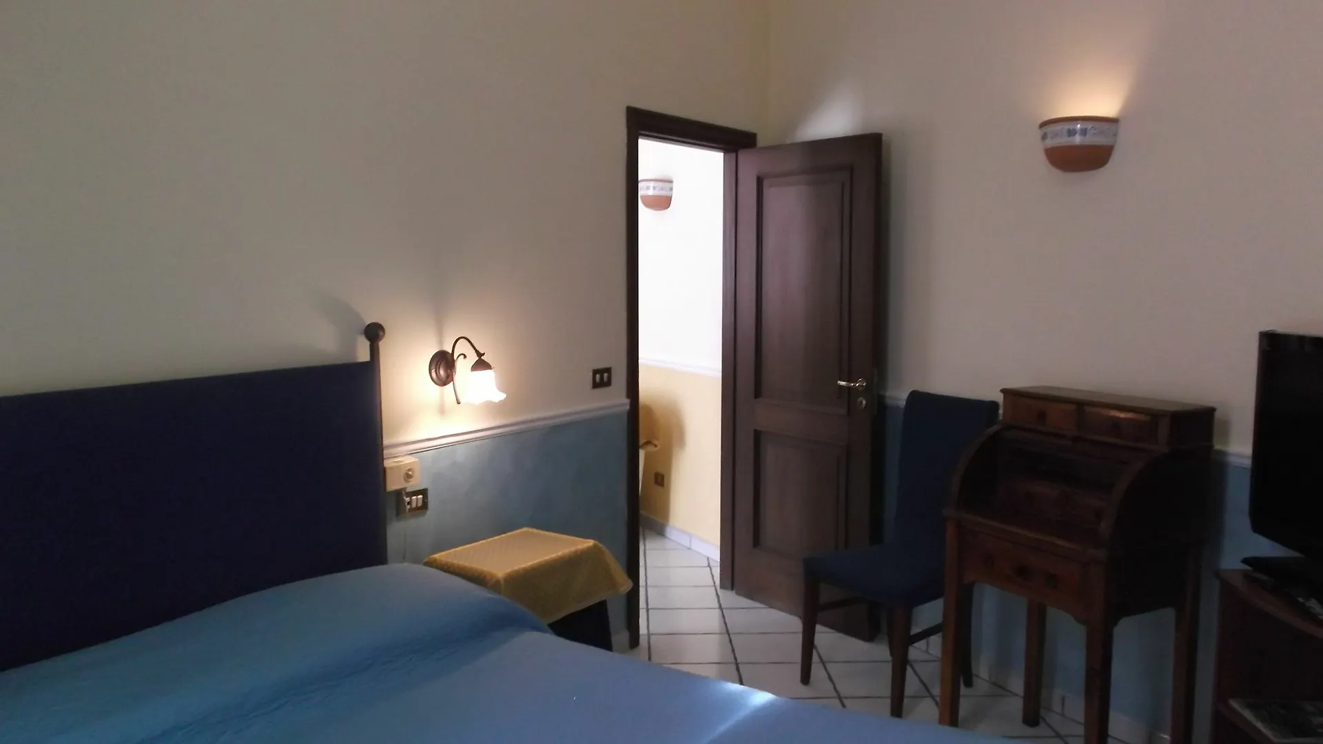 *** Pensión Hotel Santa Lucia 50 Nápoles Italia