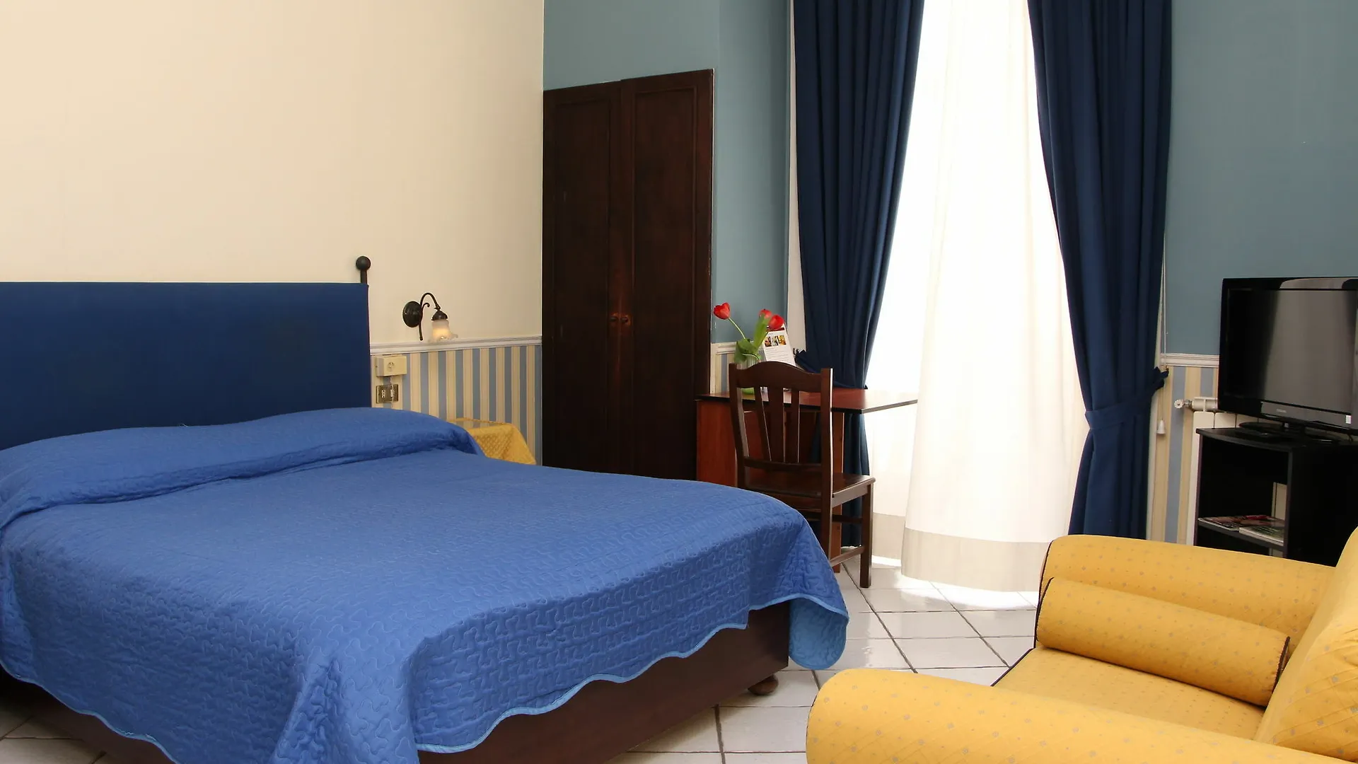 Hotel Santa Lucia 50 Nápoles